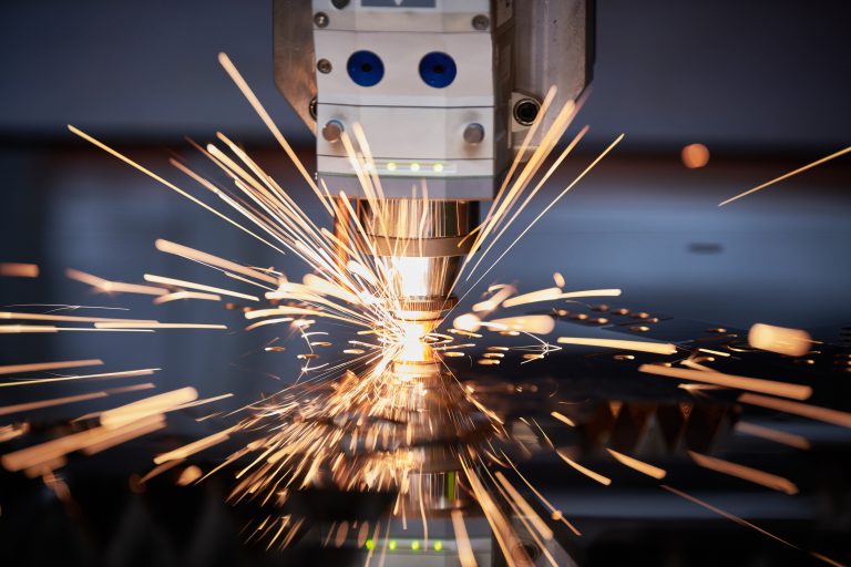 Jesteśmy w stanie zaoferować cięcie laserowe w zakresie materiałów: Stal węglowa, Stal nierdzewna, Aluminium.